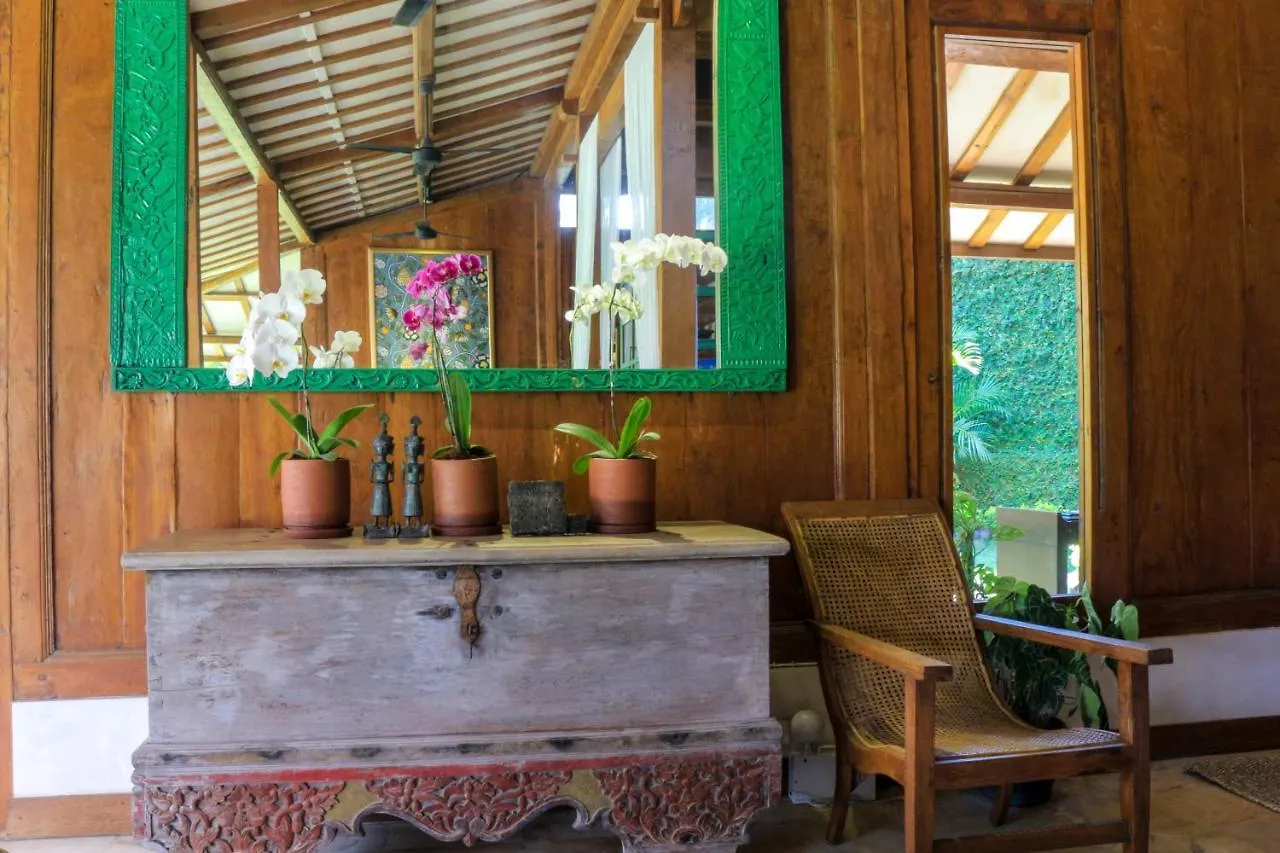 Chanteak Bali - Teak House 1 Jimbaran  Bed & Breakfast